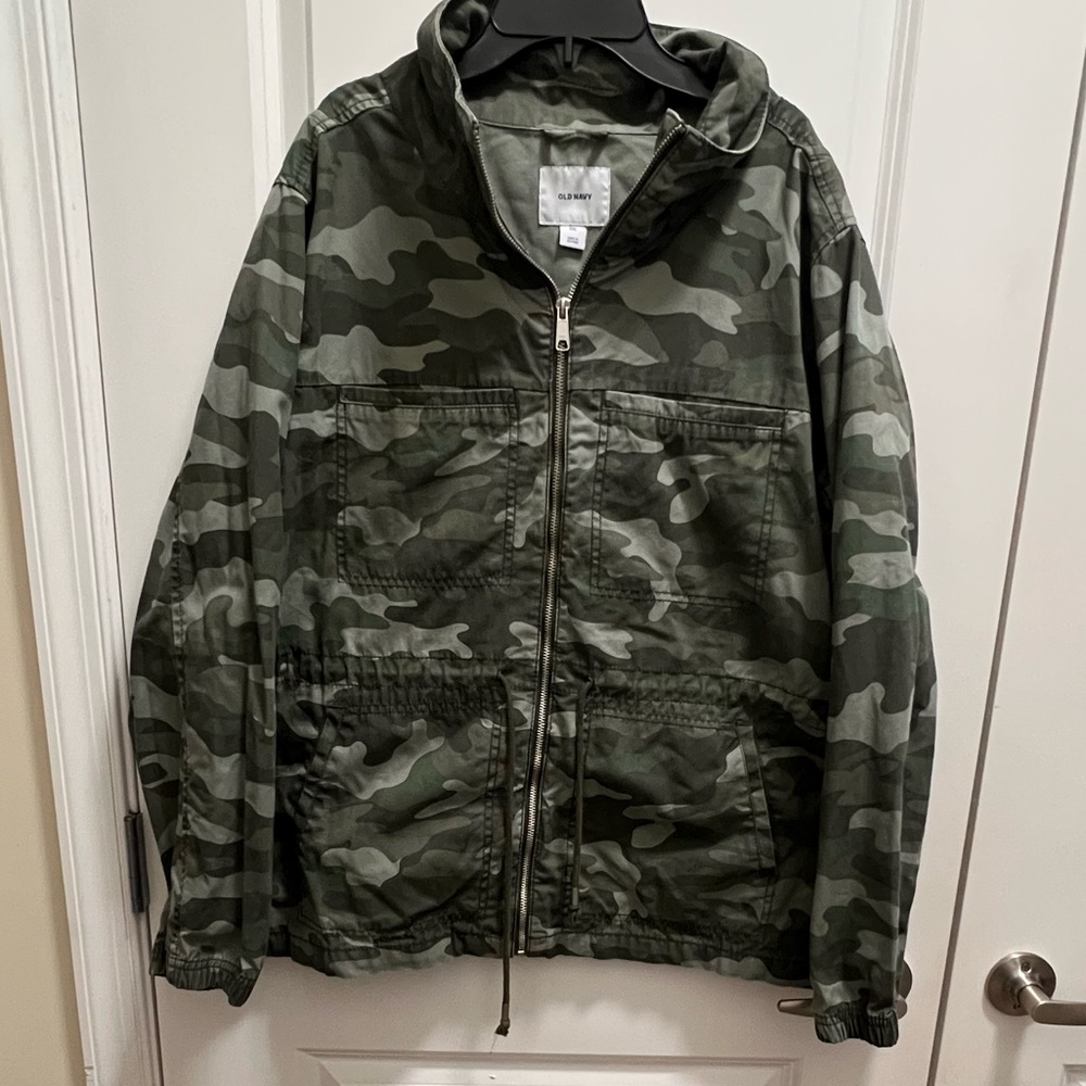 Old Navy Womens Camouflage Jacket size XXL excellent used condition